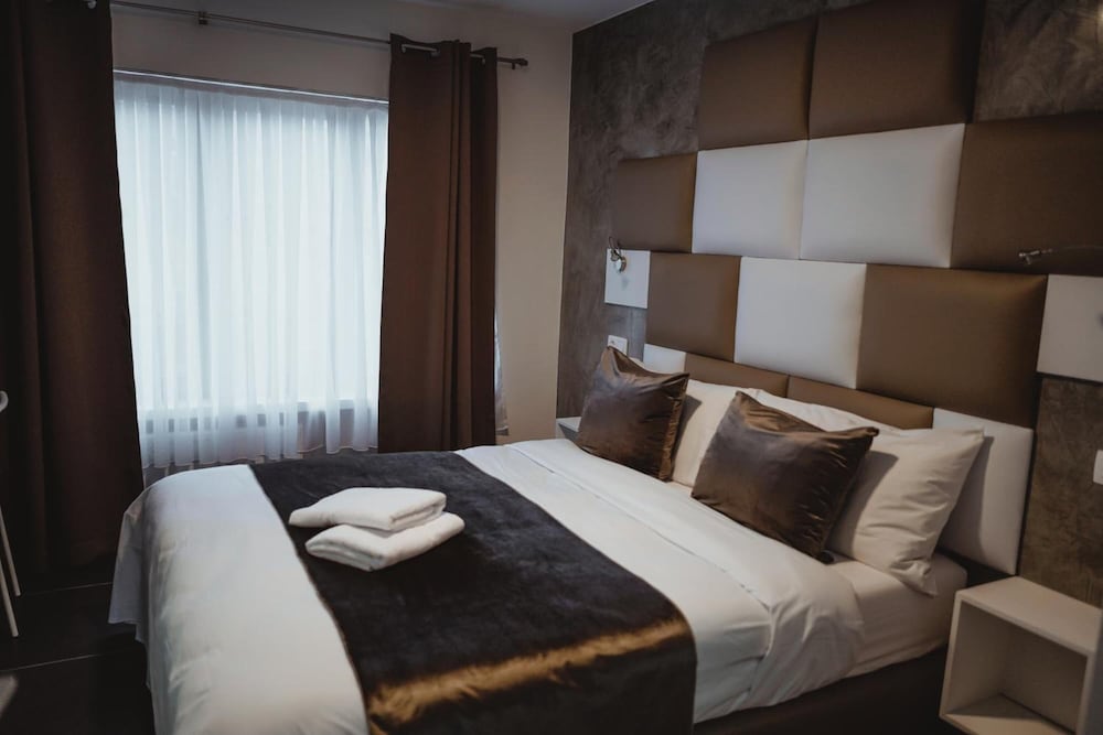 Standard Double Room - Photo 22