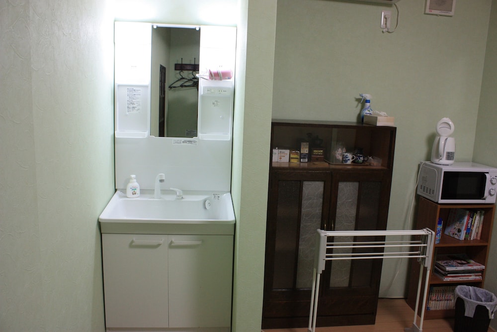 Economy Shared Dormitory, 5 Bedrooms, Non Smoking, Ground Floor photo 2