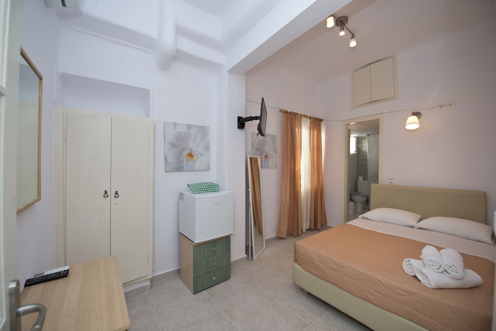 Basic Double Room photo 2