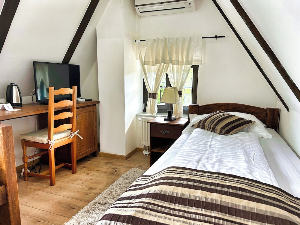 Twin Room, Garden View photo 2