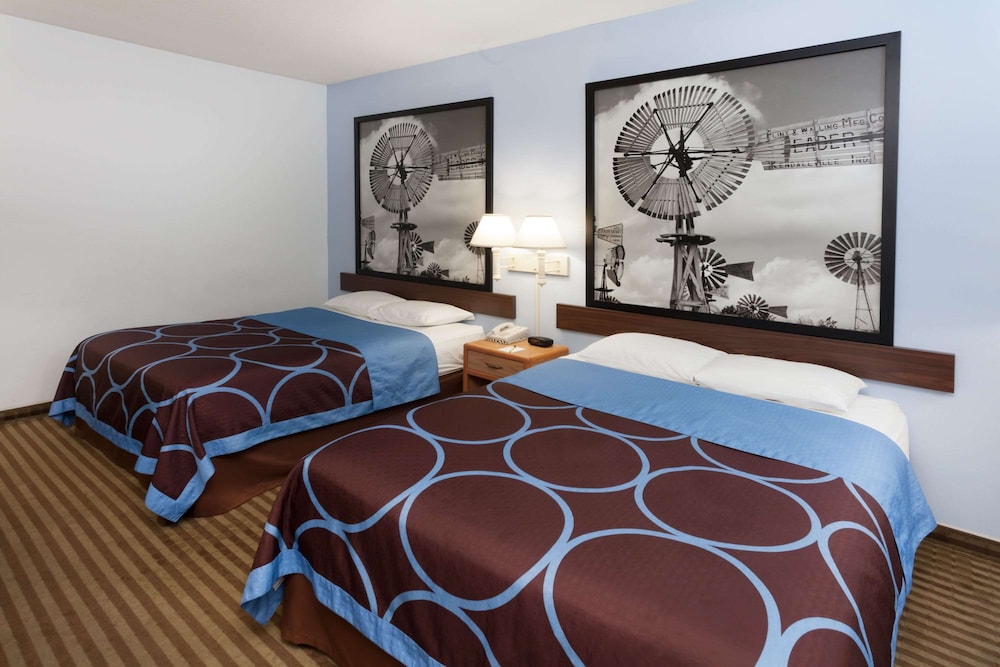 Standard Room, 2 Queen Beds photo 3
