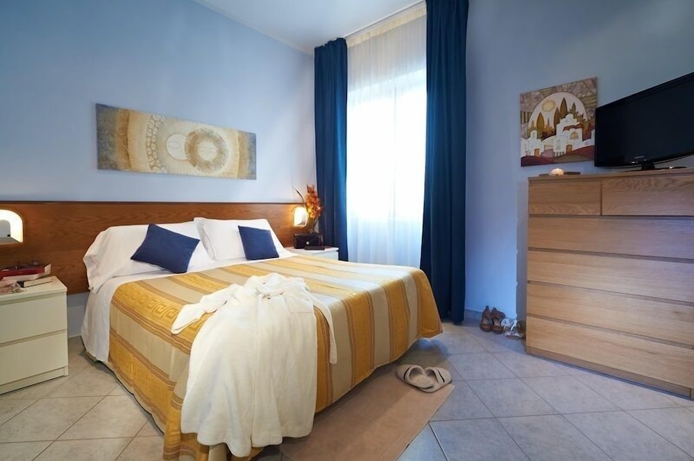 Comfort Apartment, Terrace, Partial Sea View photo 1