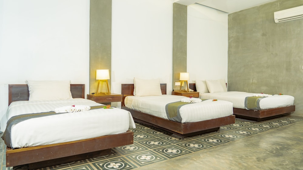 Infinity Poolside Family Suite - Photo 3