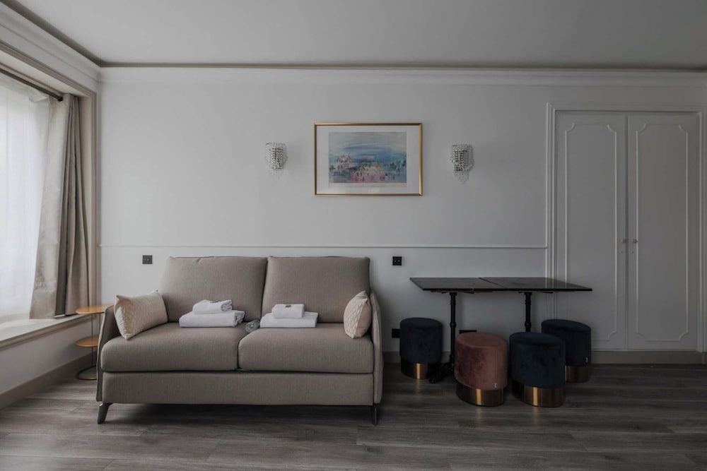 Apartment photo 1