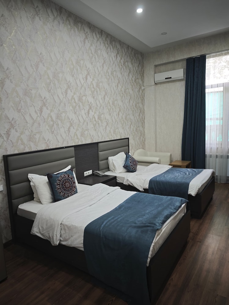Luxury Twin Room, Courtyard View photo 3