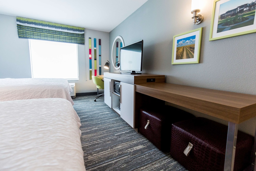 Room, 2 Queen Beds, Accessible, Bathtub photo 3