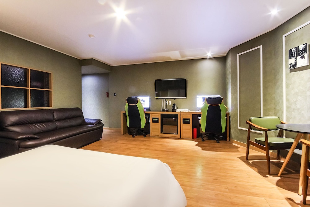Twin Room (+ Couple 2pc) photo 2