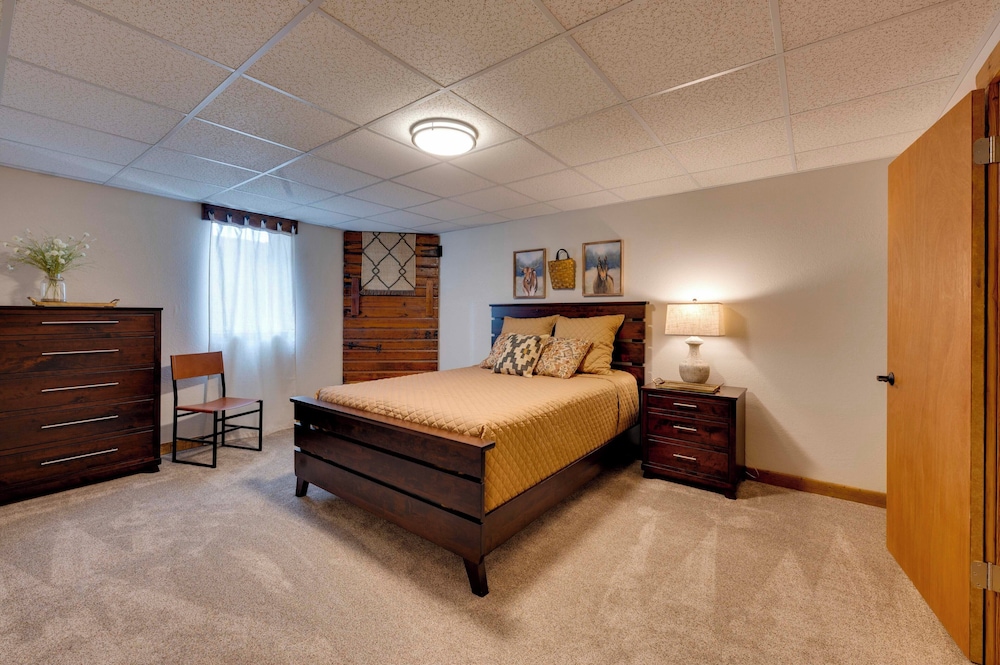 House (4 Bedrooms) photo 2