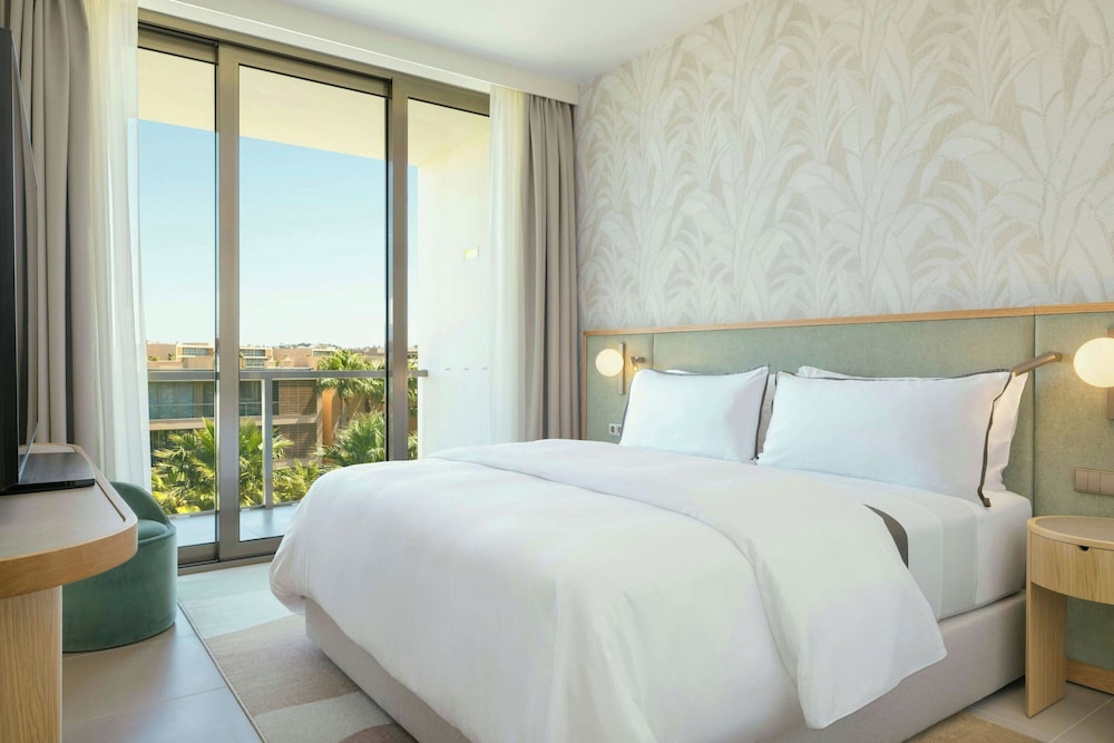 Junior Suite, 1 King Bed with Sofa bed, Balcony, Resort View - Photo 3