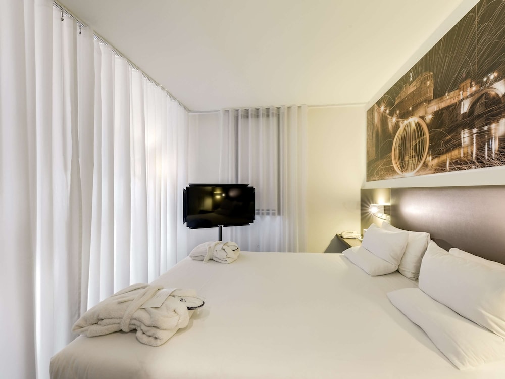 Executive Suite, 1 Queen Bed with Sofa bed - Photo 4
