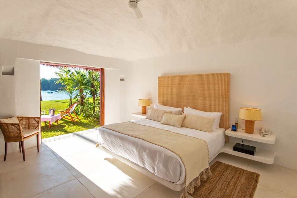 Standard Bungalow, 1 King Bed, Ocean View (Bungalow King) photo 1