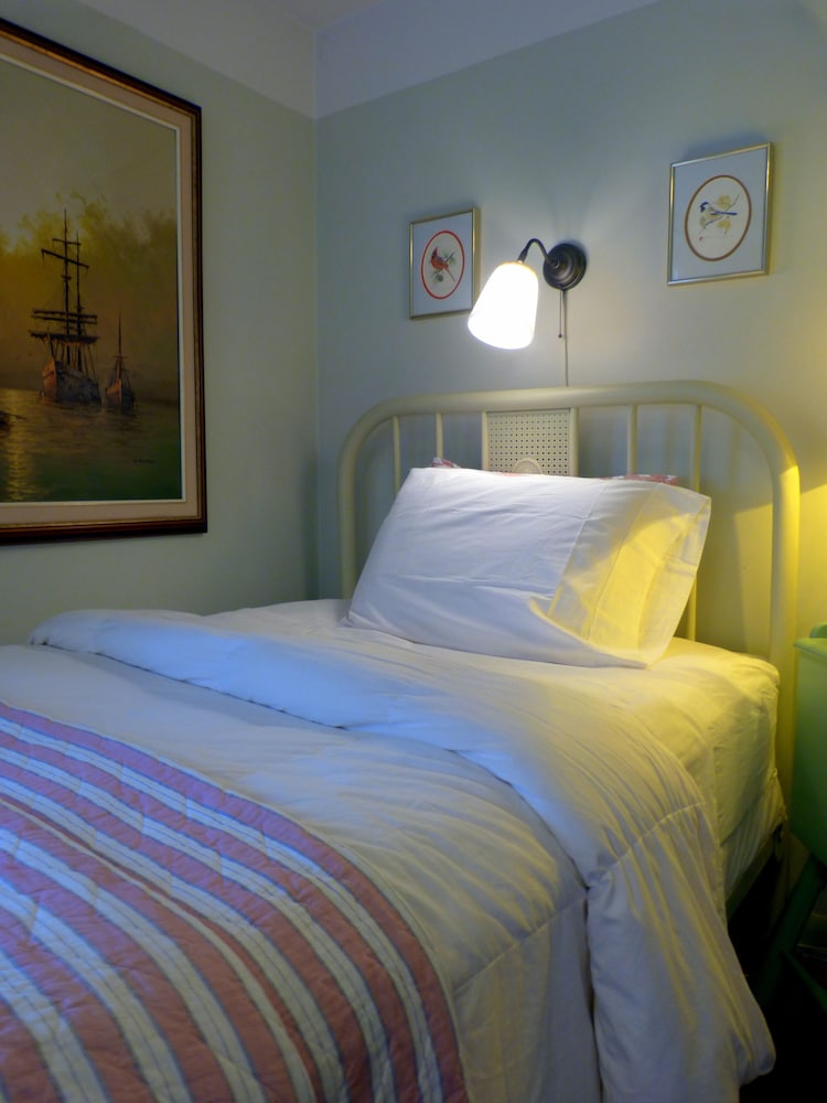 Triple Room (Patriquin Suite) photo 2