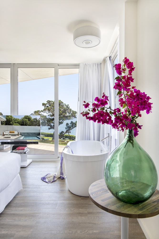 Beyond ME+ Suite with Sea View - Photo 2