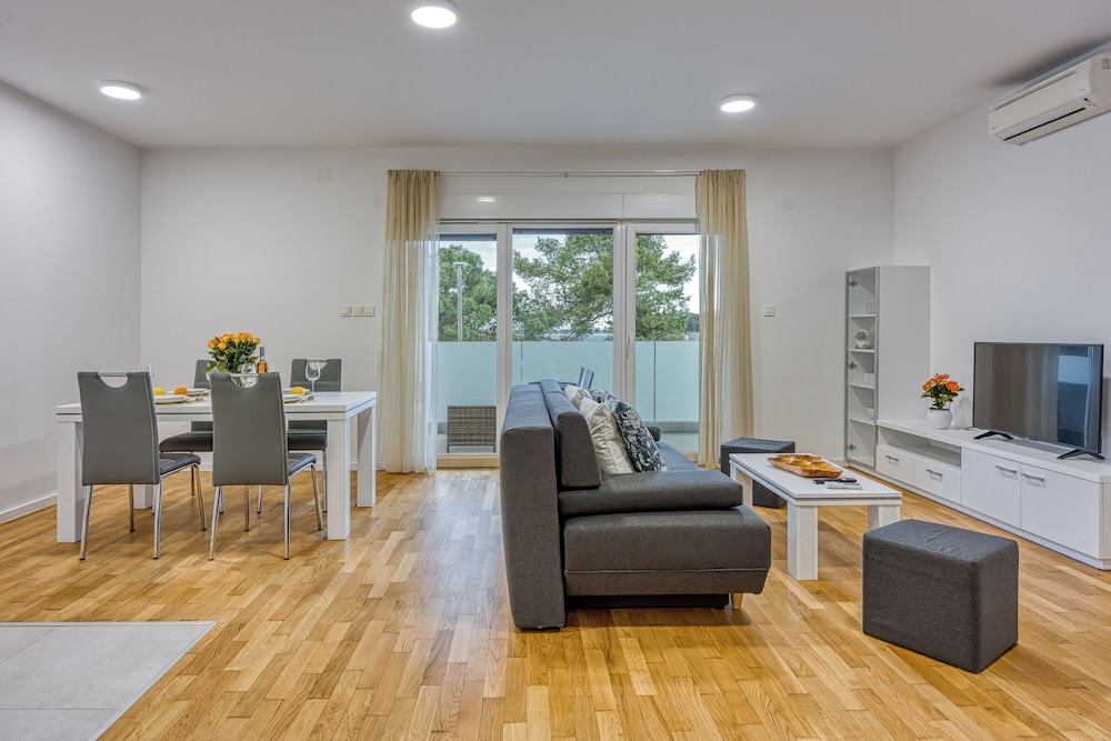 Standard Apartment, Multiple Bedrooms (Cikat Bay Modern Apartment)