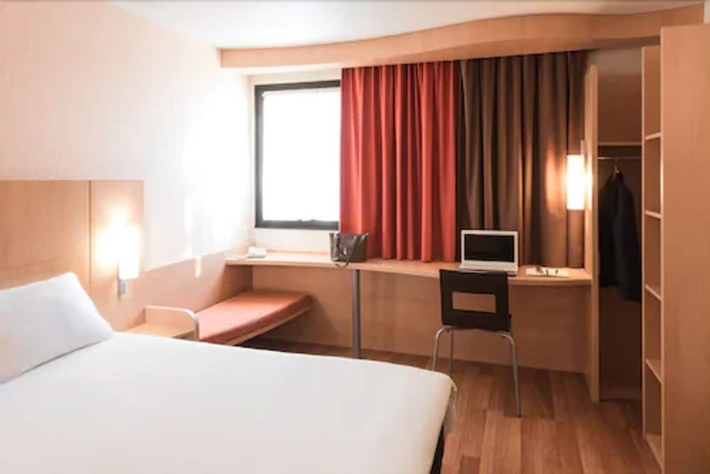 Standard Room, 1 Double Bed - Photo 8