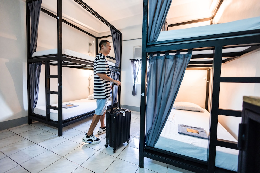 1 Bed in Standard 4-Bed Dorm photo 3