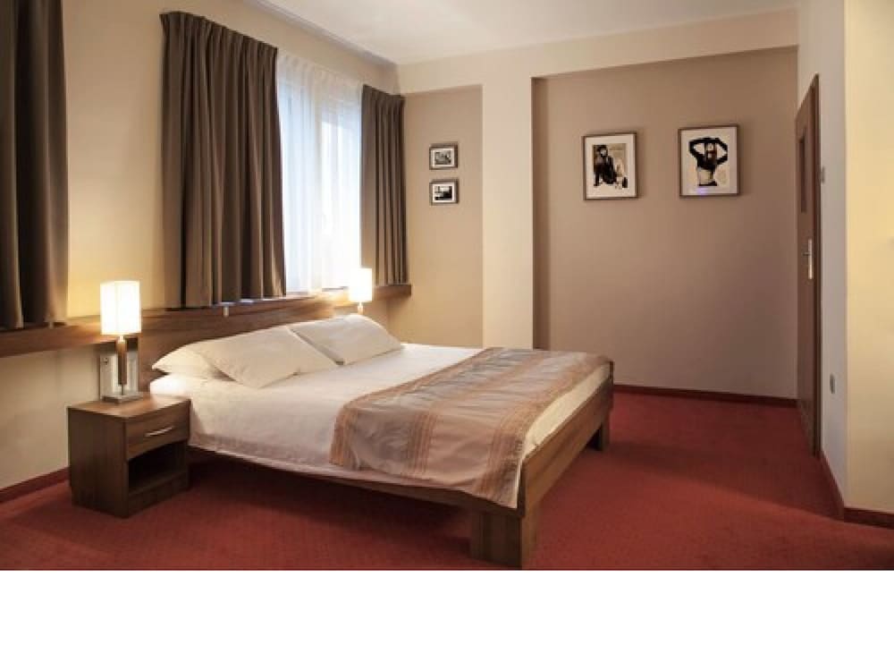 Double Room - Photo 3