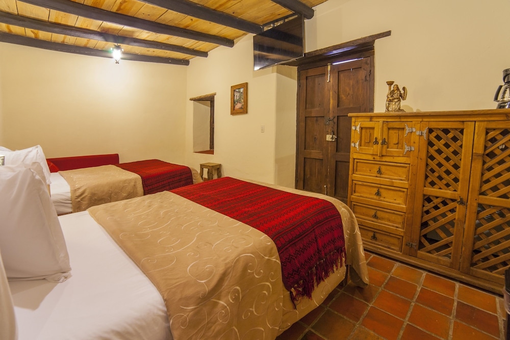 Deluxe Room, 2 Double Beds photo 3