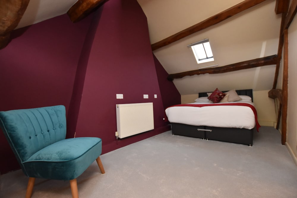 Deluxe Suite, Ensuite photo 3