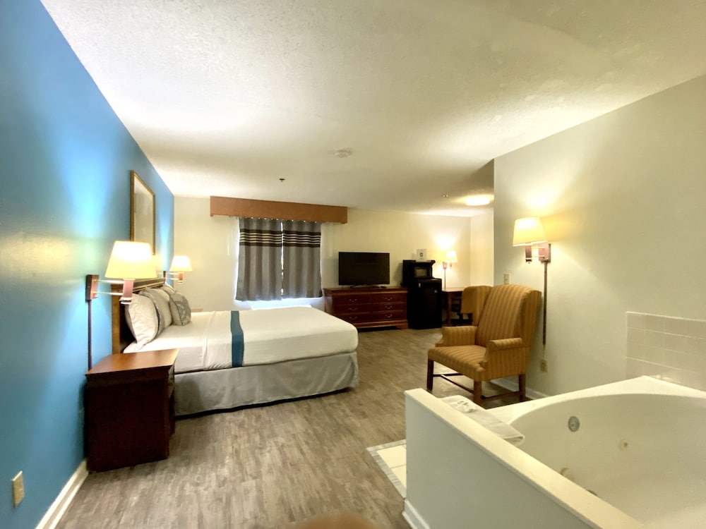Suite, 1 King Bed, Non Smoking, Hot Tub