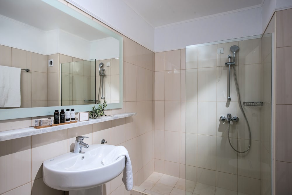 Family Suite, 2 Bedrooms, Sea View - Photo 7