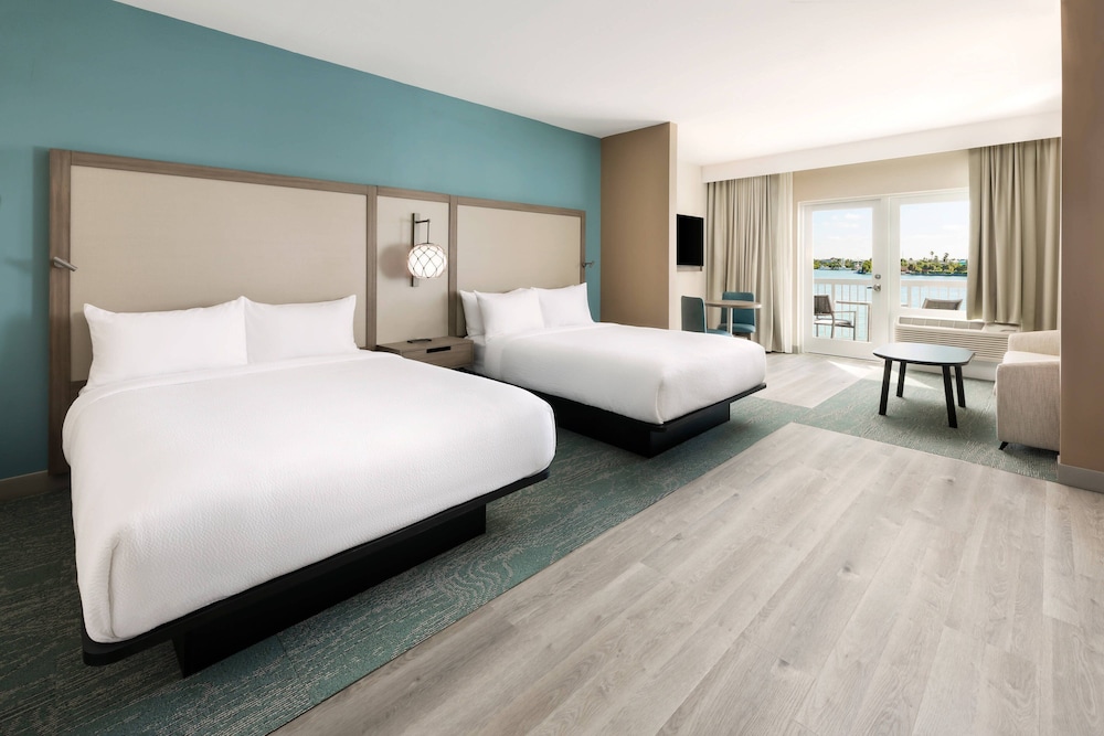 Suite, Multiple Beds, Balcony, Bay View