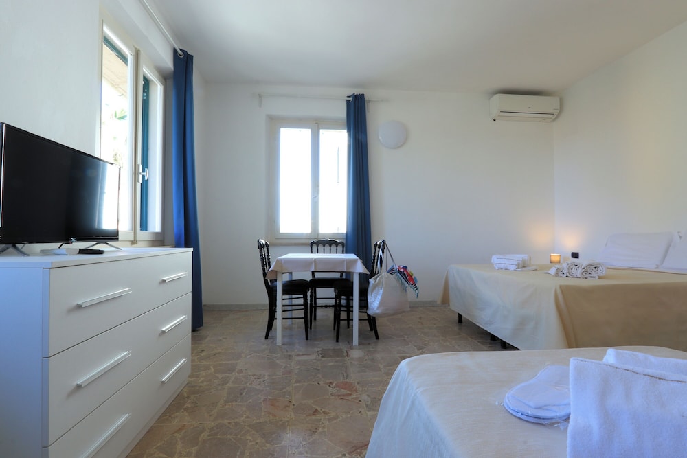 Standard Quadruple Room, Non Smoking photo 3