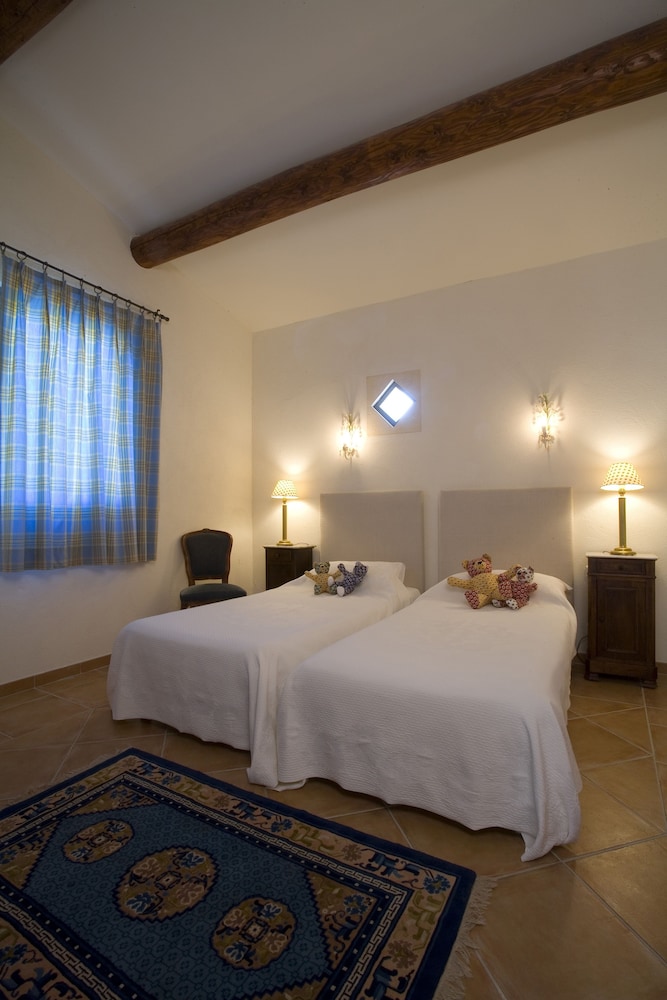 Grand House - Photo 2