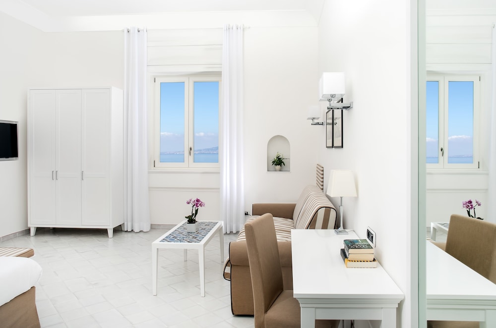 Junior Room, Sea View