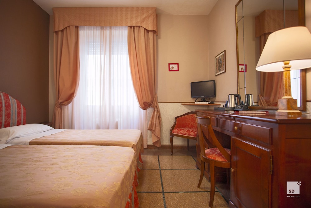 Economy Room - Photo 19