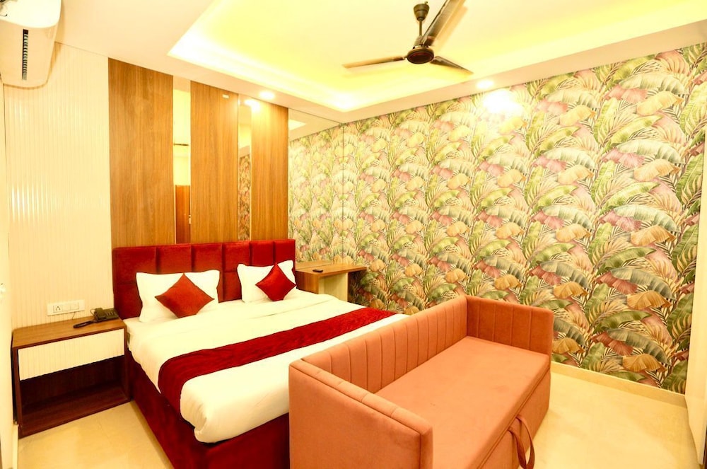 Quadruple Room, City View