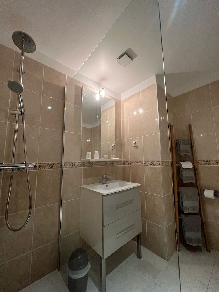 Standard Room photo 2