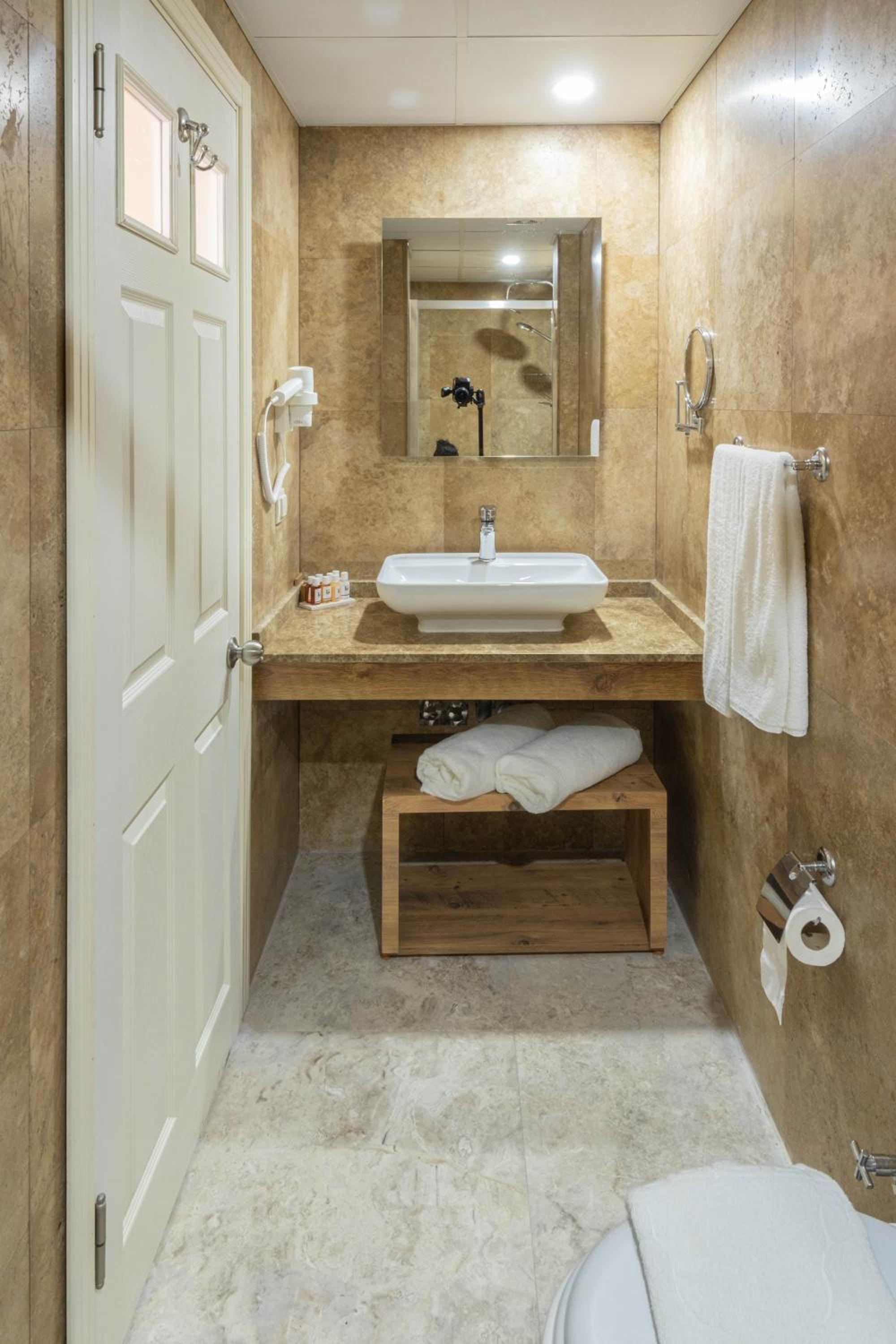 Budget Double or Twin Room photo 3