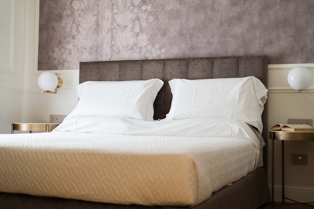 Deluxe Double or Twin Room photo 2