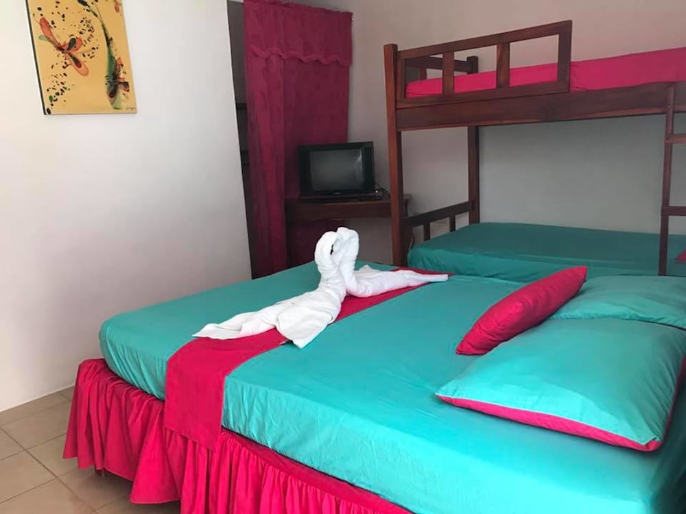 Triple Room, Multiple Beds, Non Smoking