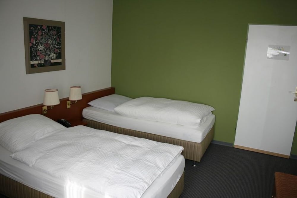 Standard Twin Room, 2 Twin Beds photo 2