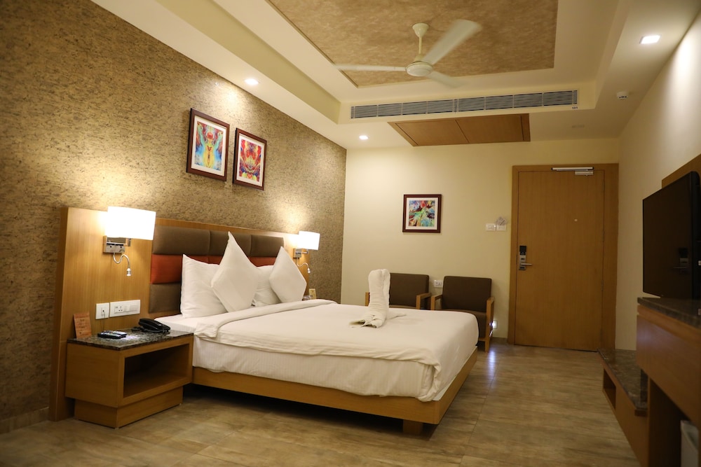 Executive Room, 1 Double Bed, Accessible, Smoking photo 1