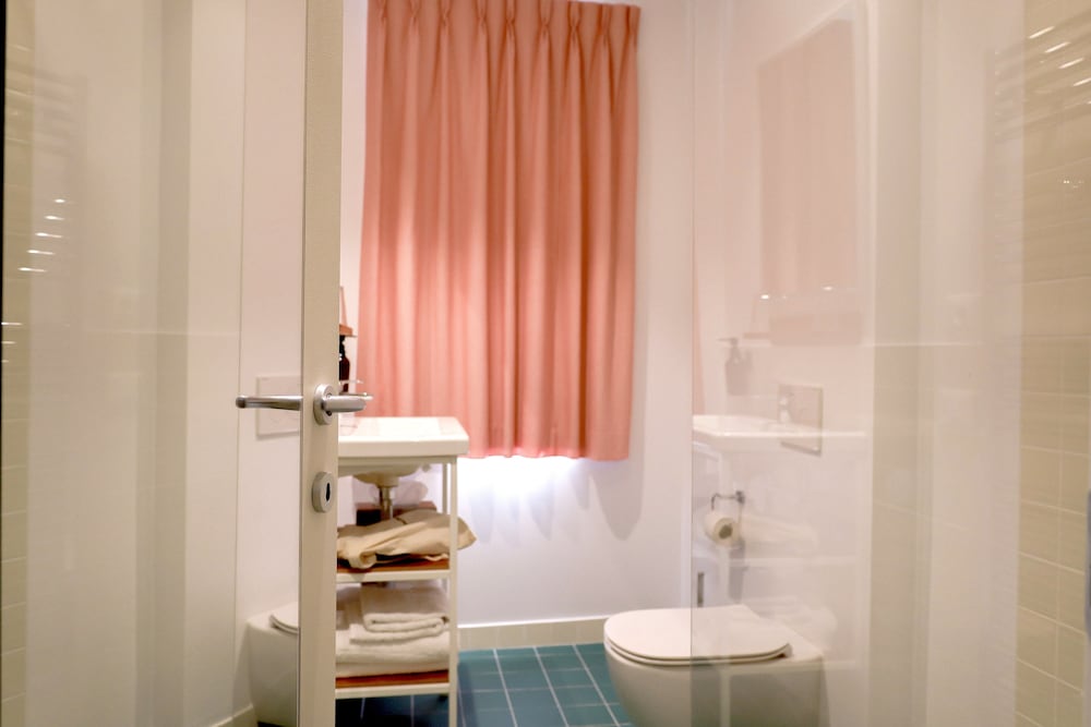 Standard Double Room - Photo 6