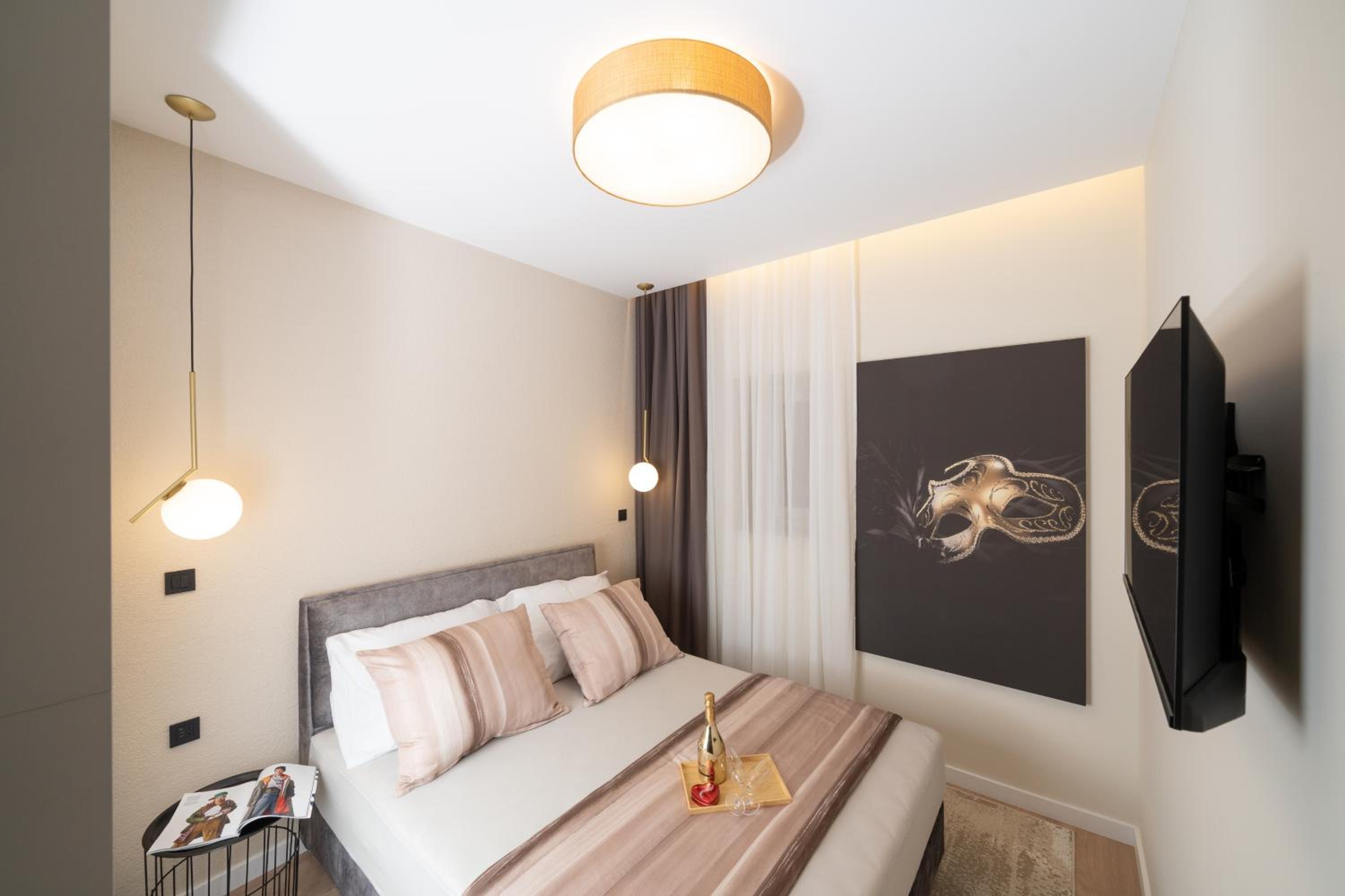 Apartment photo 2
