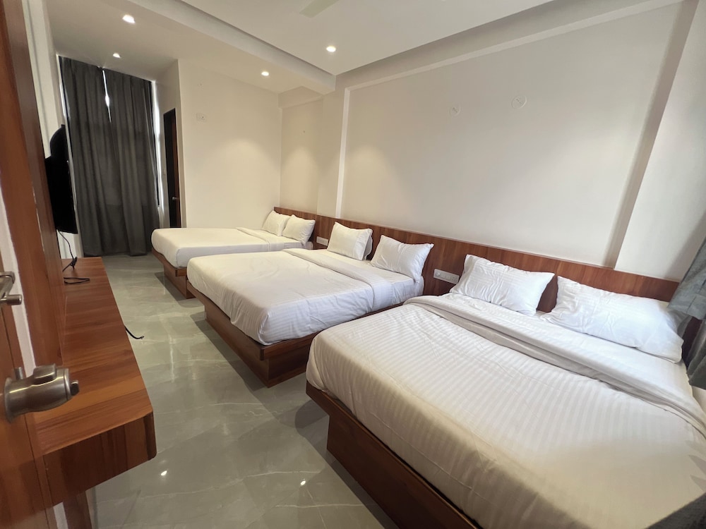Deluxe Single Room, Multiple Beds, Park View
