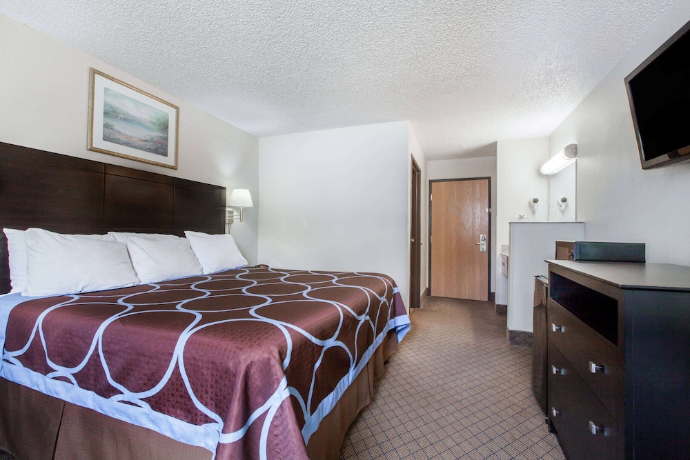 Standard Room, 1 King Bed - Photo 1
