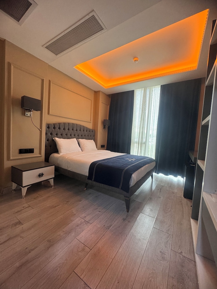 Deluxe Double or Twin Room photo 1
