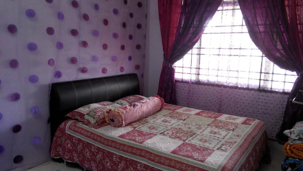 3 Bedroom House photo 1