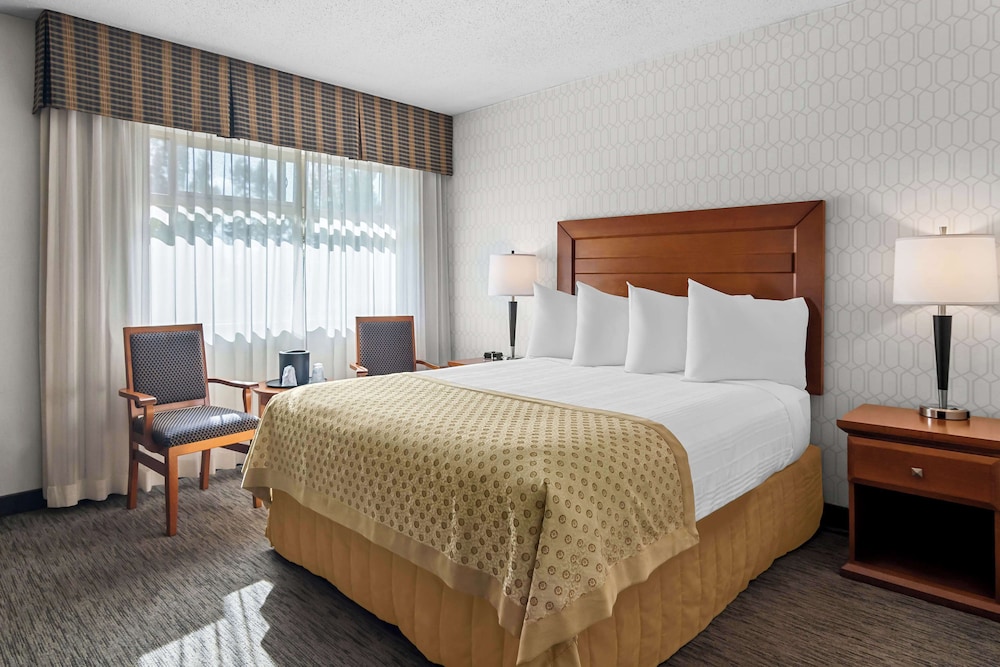Suite, 2 Queen Beds, Non Smoking, Refrigerator - Photo 1