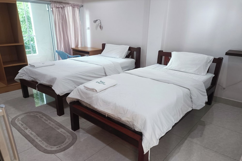 Standard Twin Room photo 3