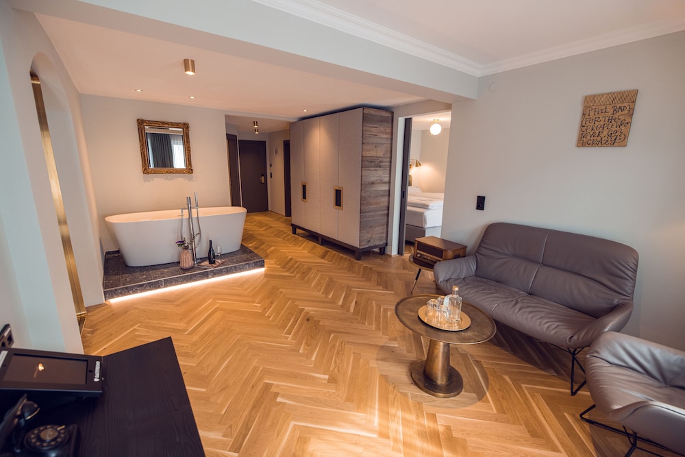 Classy Suite photo 3