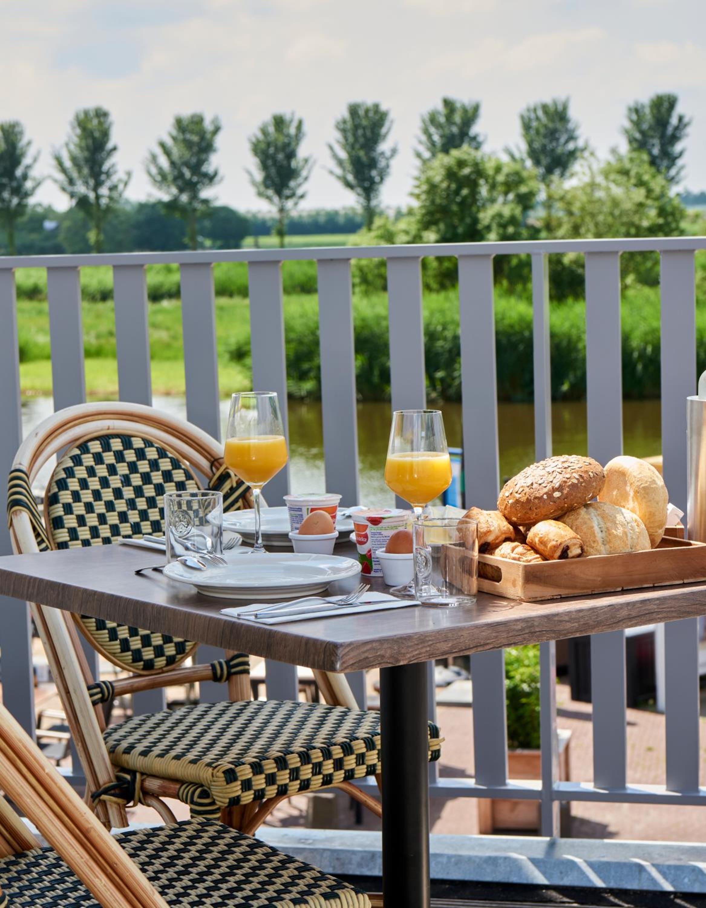 Deluxe Double or Twin Room with Balcony photo 3