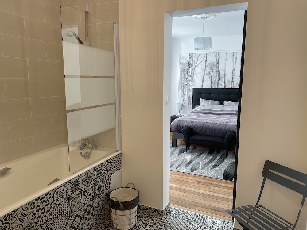 Room photo 2