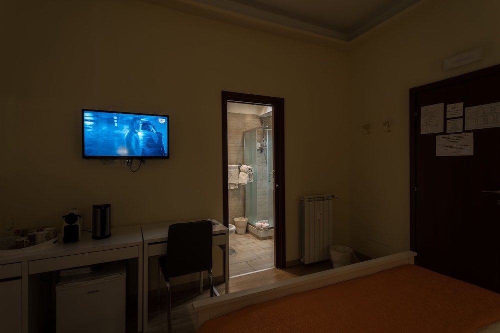 Comfort Triple Room, 1 Bedroom, Courtyard View photo 3