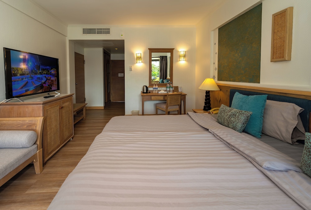 Deluxe Room - Photo 6